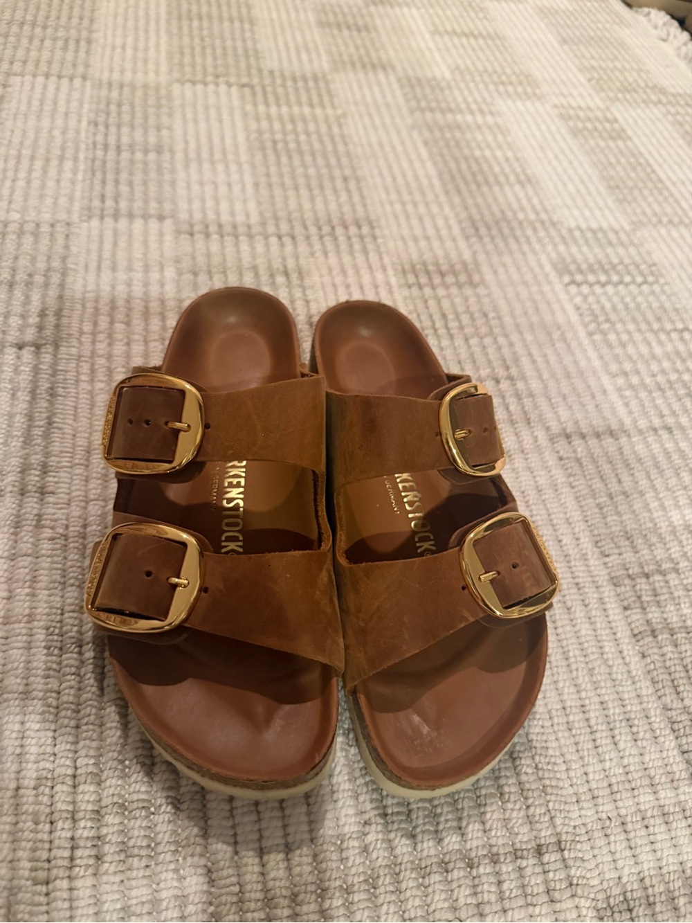 Birkenstock Women’s Arizona Big Buckle Cognac Brown Leather/Gold